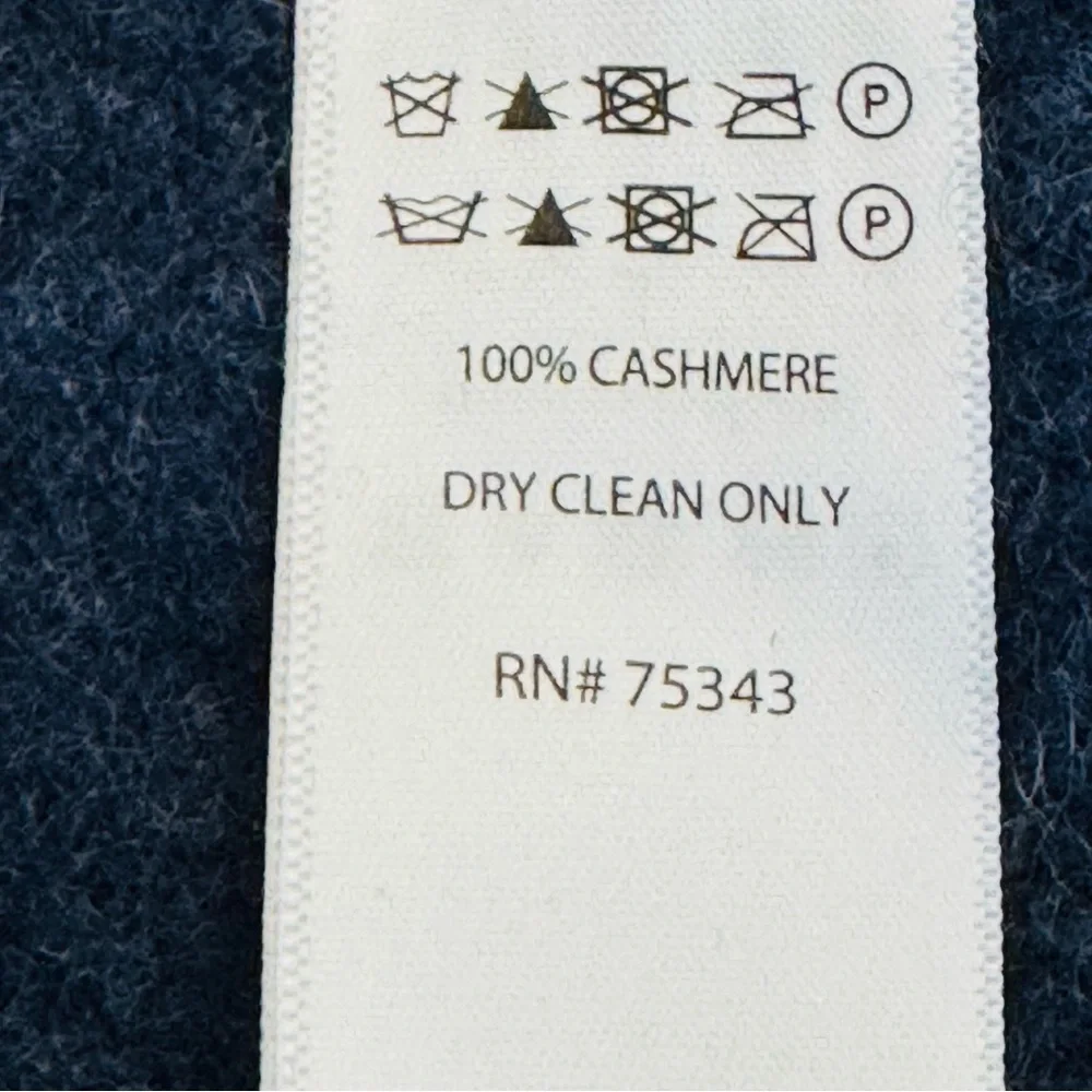 Tahari Men's 💯 Cashmere Blue V-Neck Sweater Size Medium